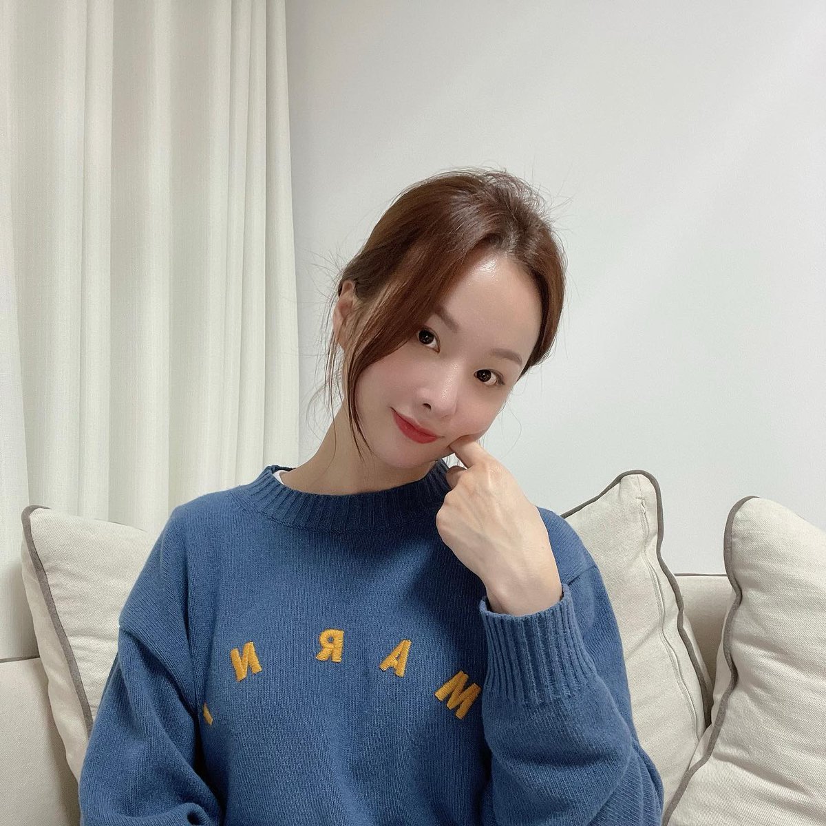 exidglobal_'s tweet image. [220408] Solji instagram update

"#D-1
It's finally tomorrow ❤️
My first performance. I'll do my best!
See you tomorrow in good health🙏🏻

#Solji #FIRSTLETTER #Concert
#Imalreadynervous😭
#April9th_April10th"