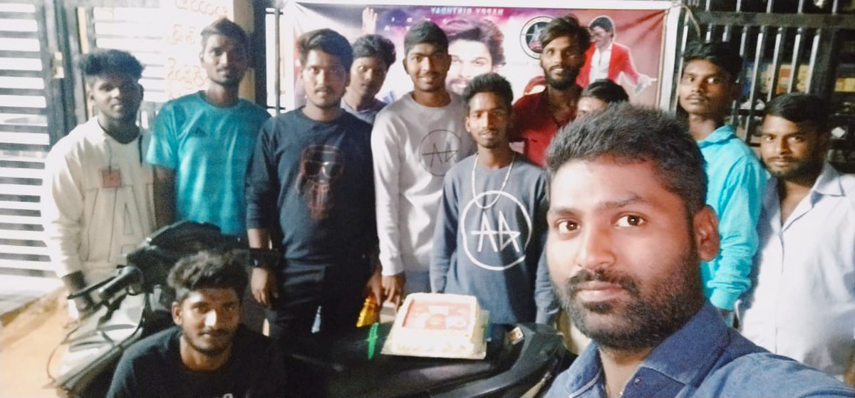 AAArmyMedak's tweet photo. Our Demigod @alluarjun Birthday celebrations by our Team❤️
Once again Happy birthday annaya
#HappyBirthDayAlluArjun https://t.co/hpnvOYJbR8