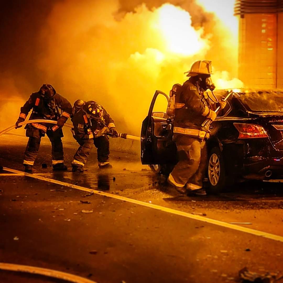 chebert13's tweet image. Rookies first pipe time. Car fires still count... right?🤷 #DCFD #Engine13