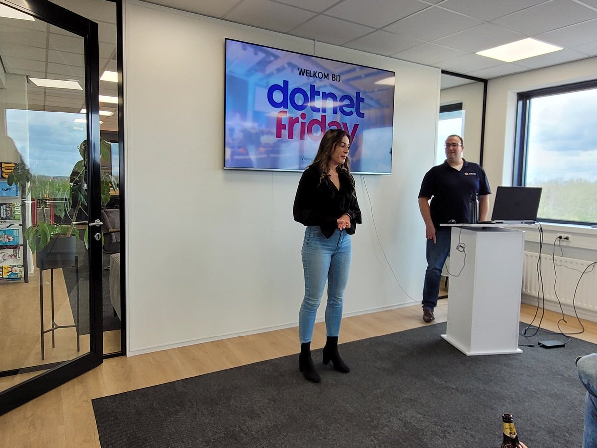 4Dotnet's tweet photo. @DotNetFriday is van start gegaan! Fantastisch om weer in real-life kennis te delen met een hapje en drankje erbij. Aan @RoelantDieben de eer om, na de introductie van Sabine, de avond te beginnen met zijn sessie 'Making sense of unstructured data with AI'. #dotnetfriday #4dotnet https://t.co/Z1RkxHRruS