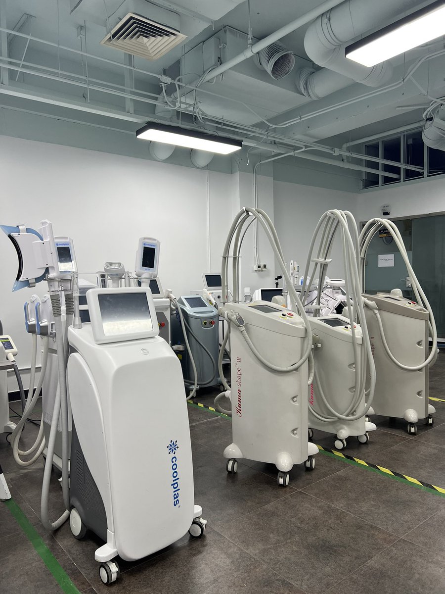 chen_doris0318's tweet photo. 🥳🥳🥳Do you Want to add weight loss, shape, and fat loss treatments to your spa, clinic or salon?  
😜Do not hesitate to contact me.  
☺️Guarantee you will get the best machine at the best factory price. 
Doris 
WhatsApp:  008615076075902
#bodybuilding #kuma #emslim #cavitation https://t.co/DdubOmGQDn