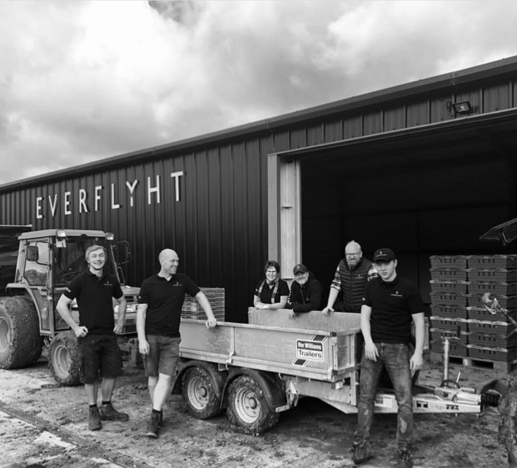 Welcome to Everflyht. We are a new single estate vineyard producing sparkling wine in the heart of the South Downs. We are about to launch our first wine - our vintage rosé de Saignée, a blend of Pinot Noir &amp; Pinot Meunier. Coming very soon🥂 #watchthisspace #englishsparklingwine