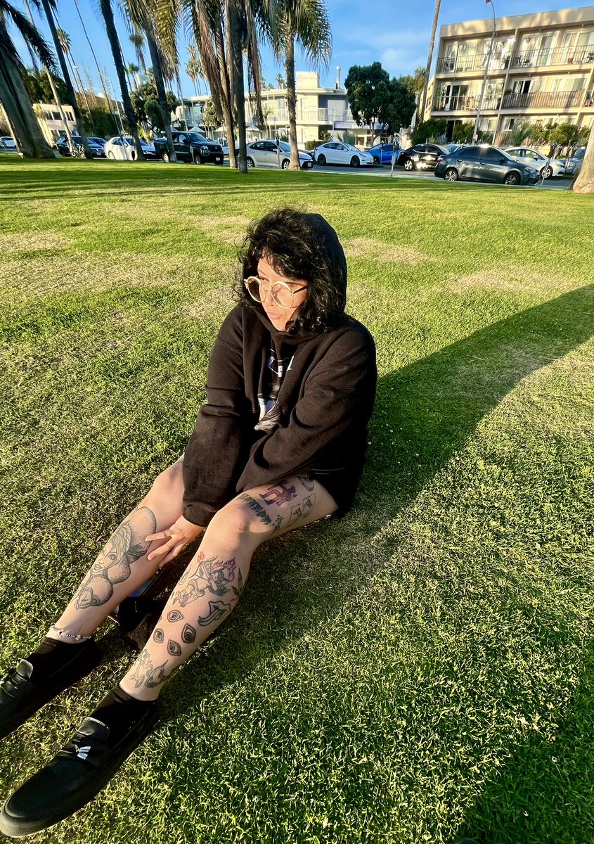 highcreatives's tweet image. Reminding y’all to go to the beach cause it’s fucken beautiful, ok byyeeee oh wait but also, I’ll have some naughty films on my site very soon! #highcreatives