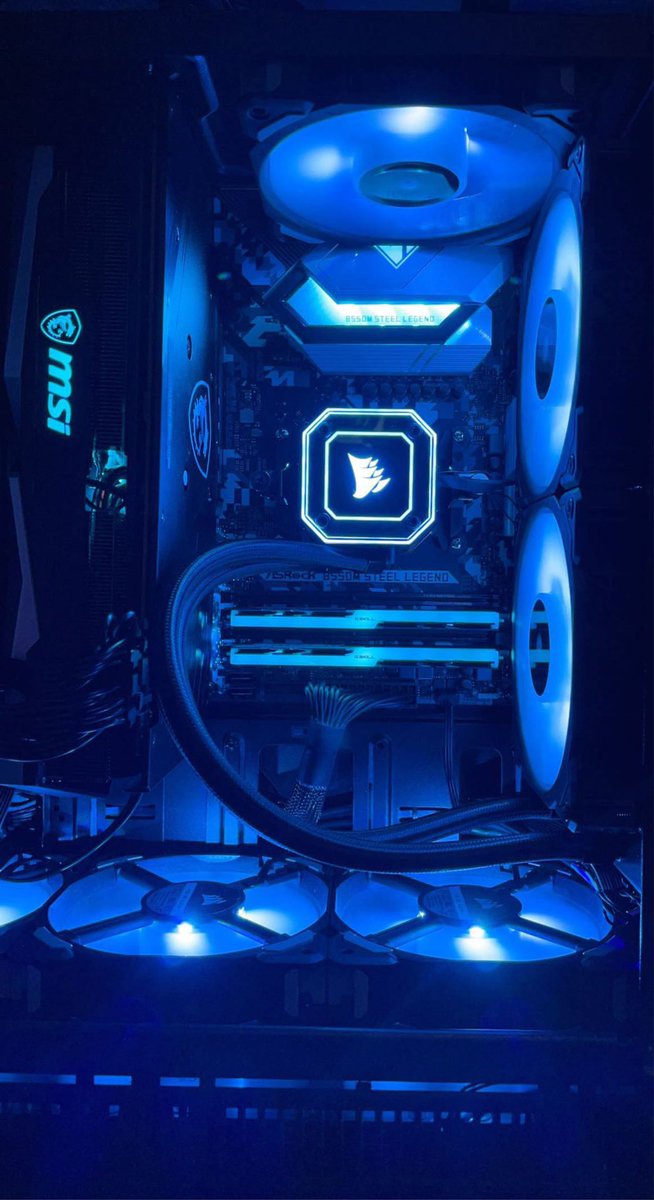 Trixx___'s tweet photo. Another satisfied customer🥵  @JwaVVy__  Ryzen 7 3800X and a 6700XT from MSI. Lmk if y’all need one😎 also getting into PC optimization to add to my builds https://t.co/vmTgLNzCKJ
