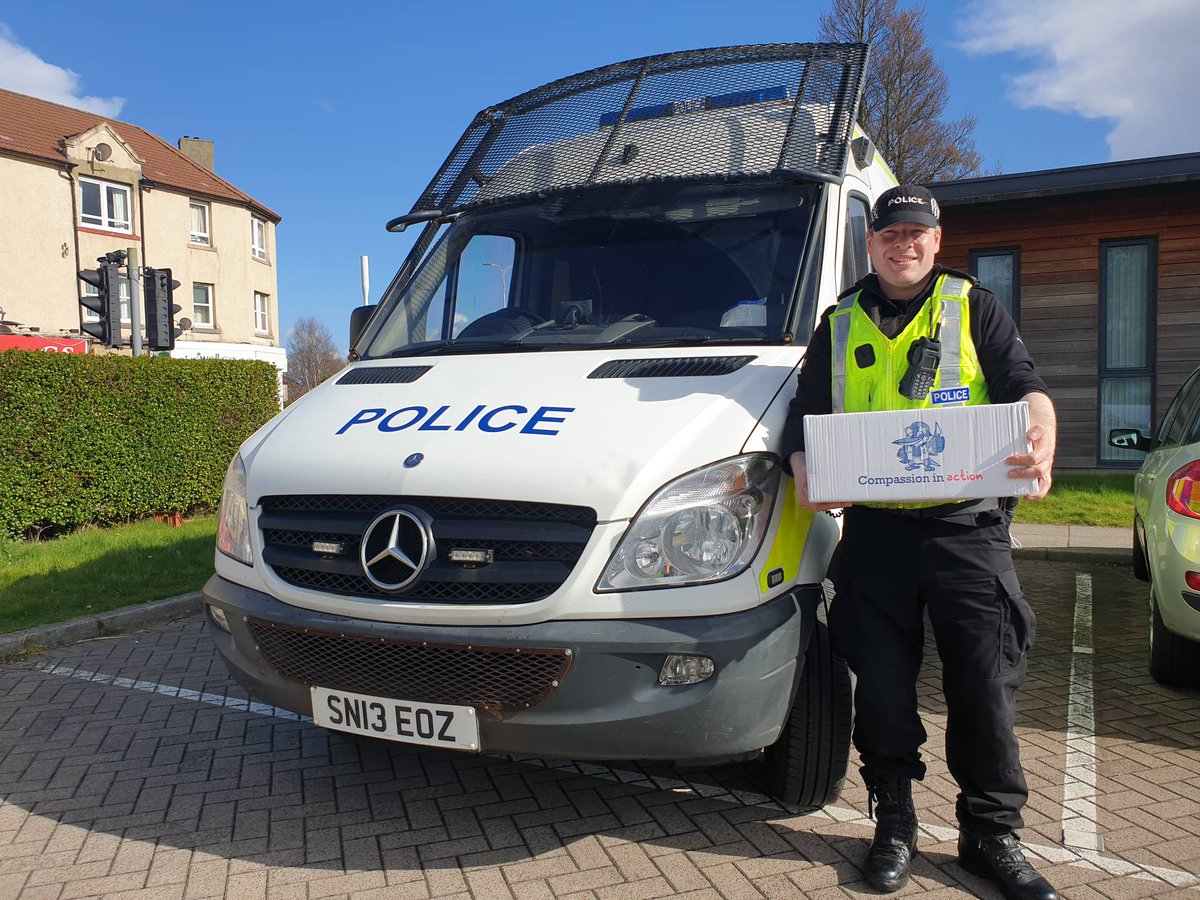 PSOSNEEdinburgh's tweet photo. #NECPT delivered 6 food boxes which have been prepared by our partners at the charity @RRT_UK. These boxes help support the most vulnerable in our local community. 
#CommunityPolicing
#RRTFoodBox
#Leith https://t.co/AlWJ9gUwXT