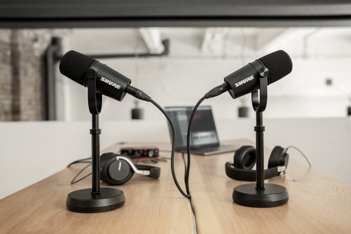 sfm_inc's tweet photo. ⏱💰 For a limited time save 20$ on @shure's MV7X dynamic microphone. Find an authorized #Shure dealer near you here: https://t.co/RElaljvfx9 #shuremicrophones #cubase #focusrite #studiolife #steinberg #mixing #avstudio #steinbergcubase #abletonlive #producer #recordingstudio https://t.co/QKDcOxwIy4