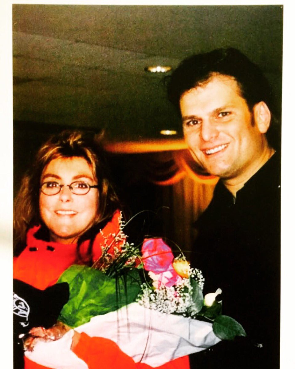TommyBayiokos's tweet photo. Wow! Great memories of Baltimore show, pic at our hotel pre-sound check. I also remember Laura borrowing my hair gel at gig & returning it weeks later..lol…~ Precious memories. What a show that was….🙏🎼#LauraBranigan #Gloria #WorldsGreatestSinger #ShineOn 🌹✨ https://t.co/LIQUB6iH0i