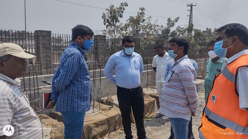 Joint Inspection conducted today with @ZC_Charminar GHMC, QQSUDA Engg staff, GHMC maintainance wing and UBD staff GHMC at #Miralamtank and reviewed the progress of work @KTRTRS @asadowaisi @arvindkumar_ias