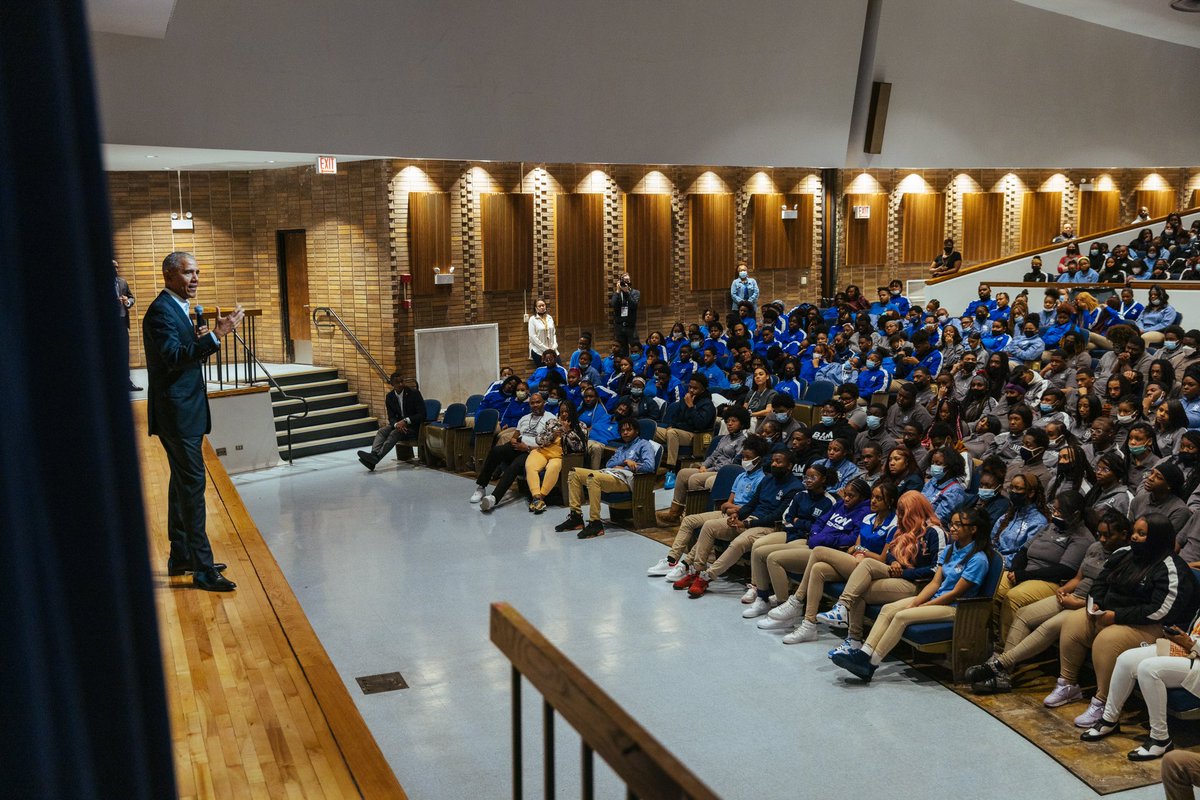 BarackObama's tweet photo. The students I met yesterday at Hyde Park Academy in Chicago make me hopeful for the future. They’re passionate about making a difference, and I enjoyed hearing their stories and sharing a little advice with them. https://t.co/QAOW7dmxtj