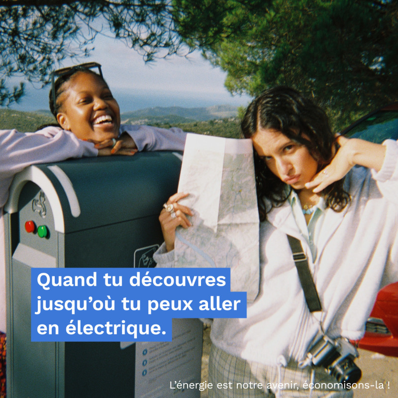 EDFofficiel's tweet photo. Rouler en électrique, c’est plus simple avec 5 000 nouveaux points de charge par mois, installés par EDF.