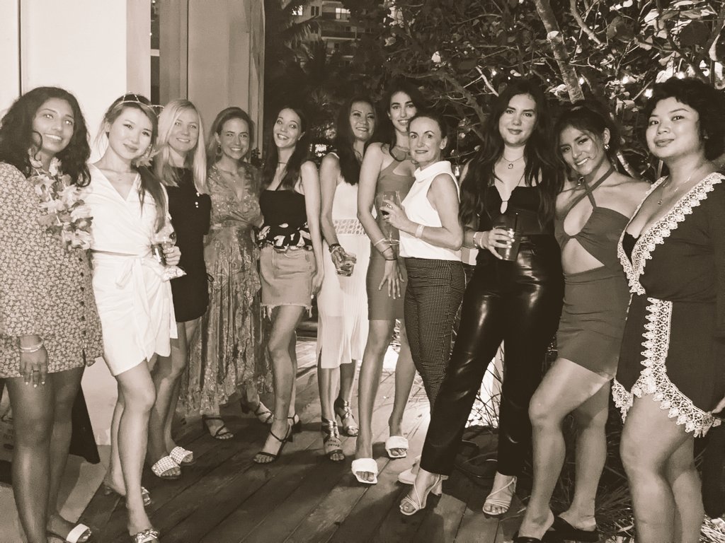 Monke Queens (🍌,🌺) tweet media