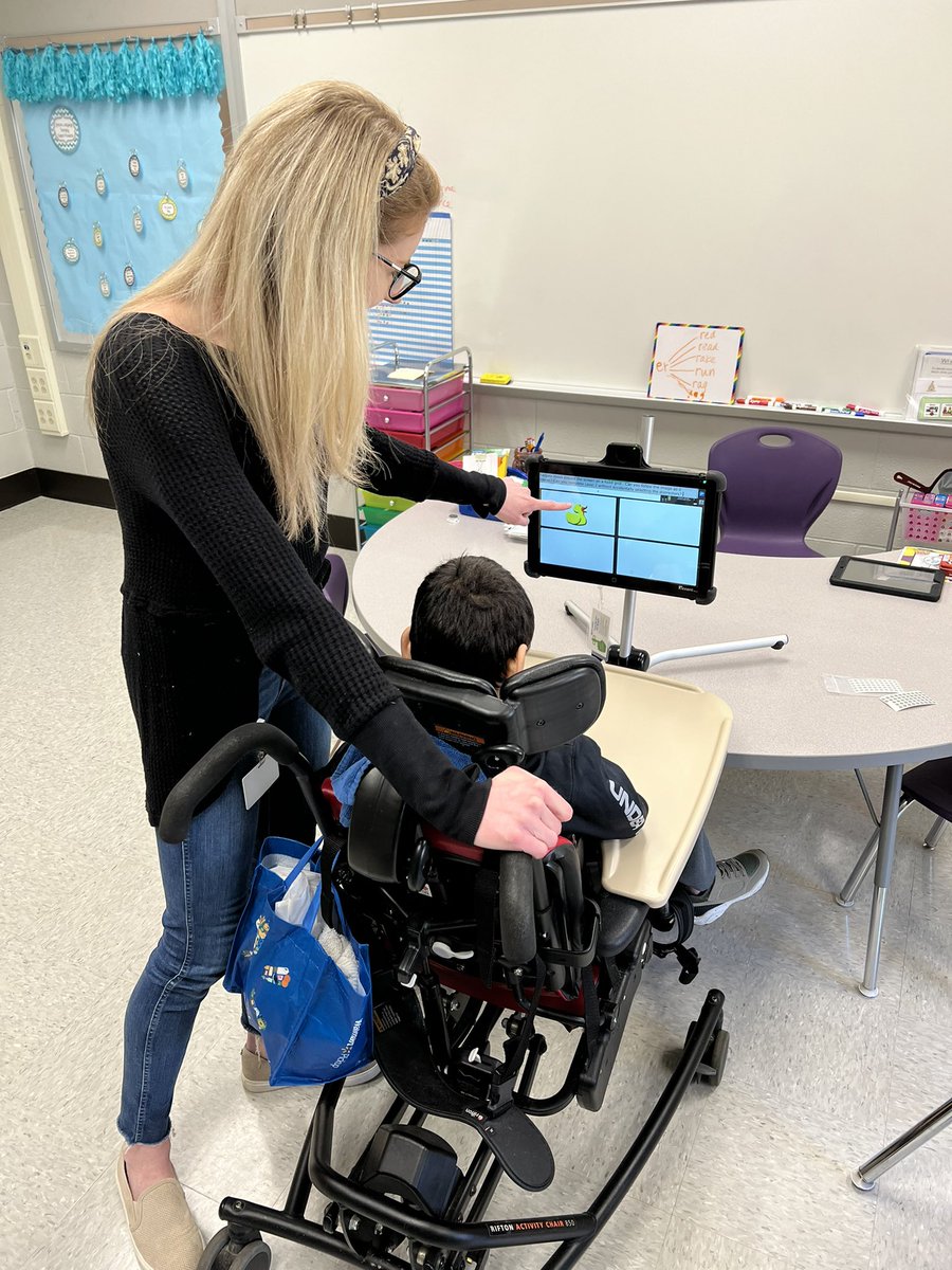 Leisa__Barry's tweet photo. This student is trialing a new way of communicating by using the movement of his head! Mrs. Smith is the best! #inspireWES #WEStandTogether #becomebelongNYCSD #WEarefamily https://t.co/QvRTWHadsy