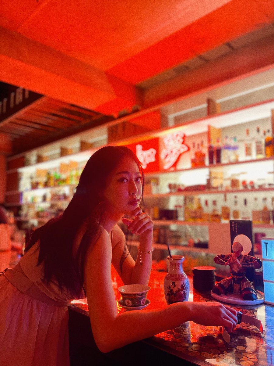 clickleilei's tweet photo. 還有哪間酒吧這樣好拍，調酒又可以可以推薦一下的～ #酒吧 #台北酒吧 #酒吧踩點 #taipeibar #taipeinight https://t.co/QsWFCSvwmQ