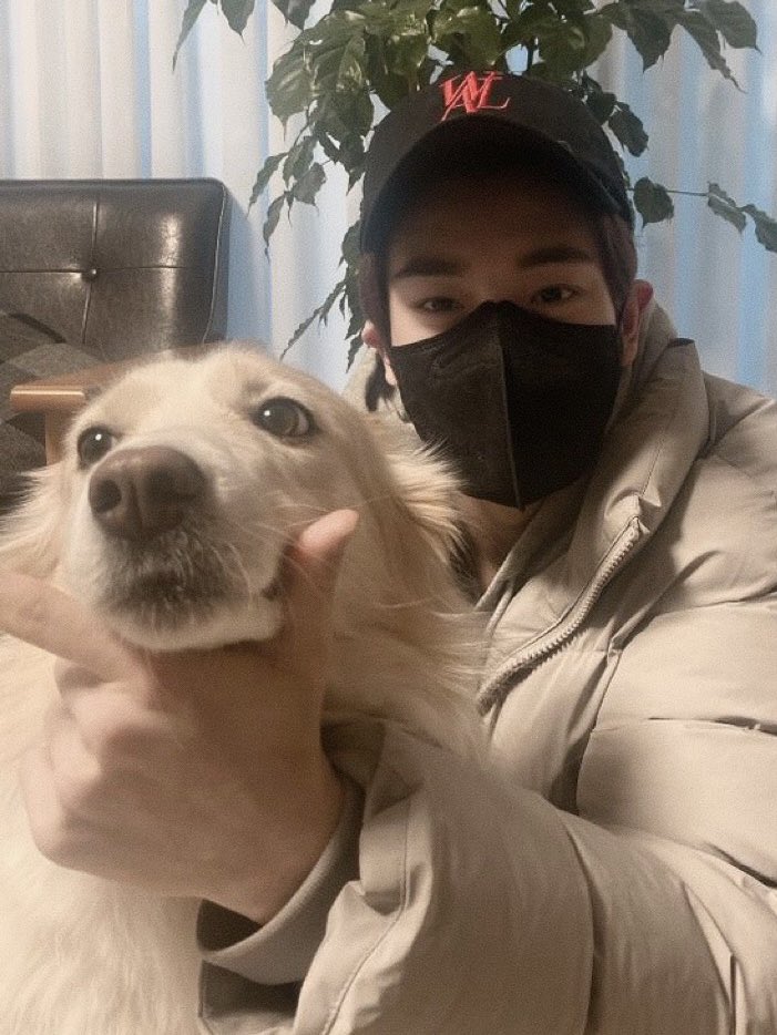 zzangsnoo's tweet photo. 🦮🦮

#ENHYPEN_JAKE #ENSD #ENGENESelcaDay https://t.co/1SLQP9NV8r