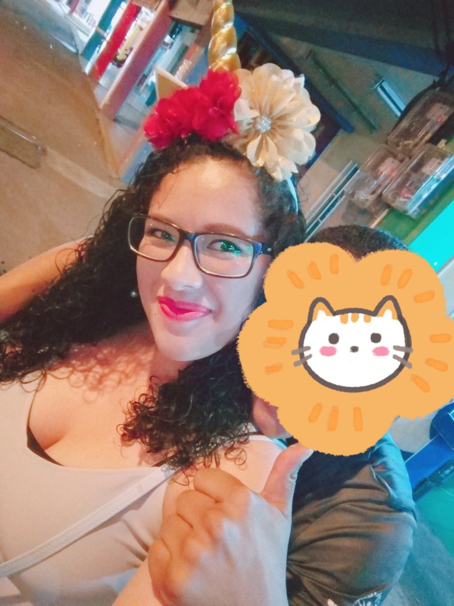 andreamm_samba's tweet photo. #DíaDelUnicornio
Felicidades a mi que me dí cuenta a tiempo y me puso solo un cuerno y no los dos 😂 https://t.co/vTRwN0n368