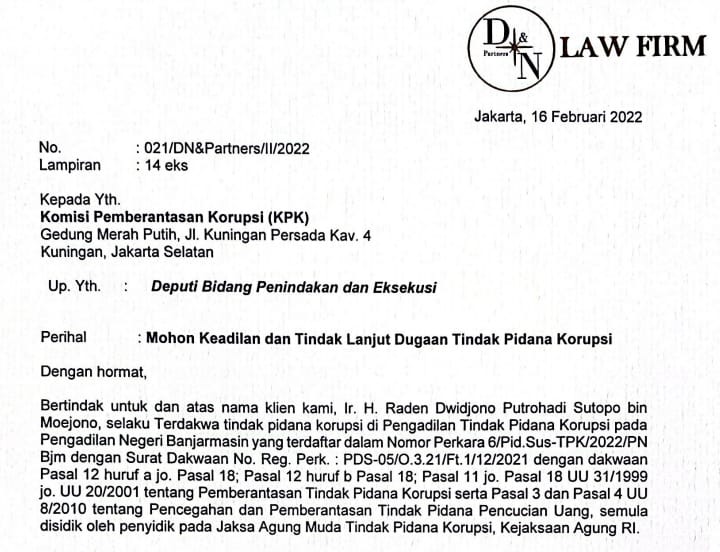 TuaRubah's tweet photo. Selain surat permohonan, beredar juga kesaksikan terdakwa dalam bentuk tulisan tangan.

#MardaniMaming #TambangTanahBumbu https://t.co/hBHaPL44am