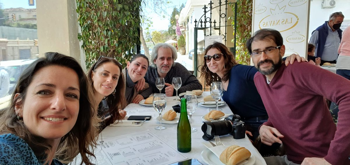 _5600kelvin's tweet photo. Reponiendo fuerzas tras una genial jornada de grabación con buena gente @LamariOficial #MarinaBlanot #PuertoRecords  🎼 https://t.co/ylqfBj9rZo
