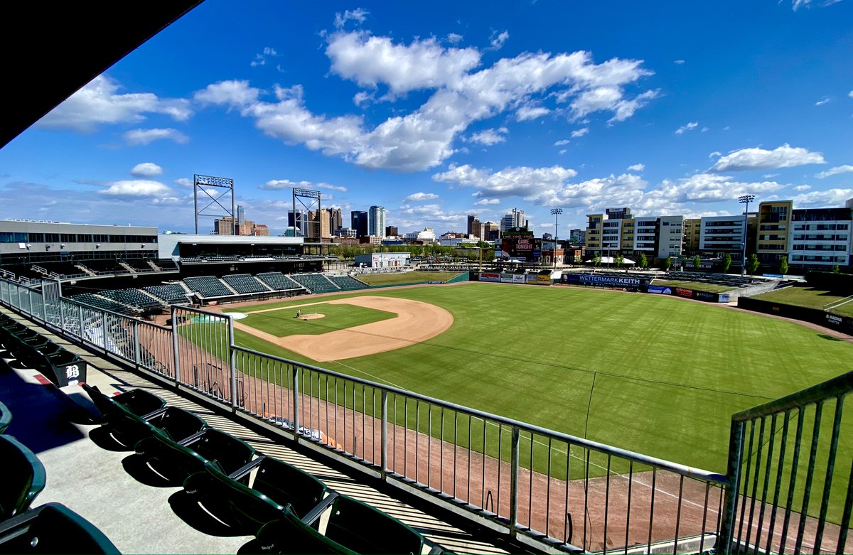 BhamBarons's tweet photo. The wait is finally over...it's game day, Magic City ⚾️ https://t.co/7n71t0ZanU