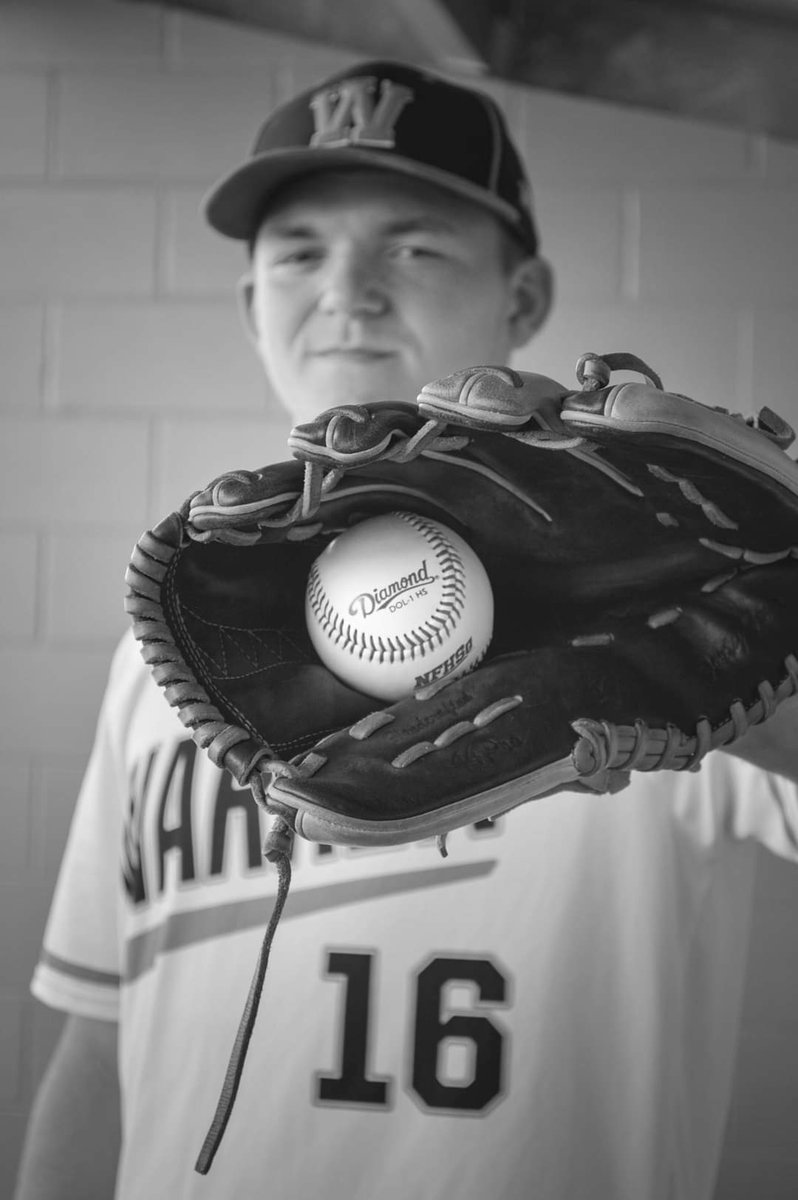 crashley3403's tweet photo. Some of Eli's Senior Baseball Pictures. Proud of you bud! @tibbetts_eli https://t.co/oCCfbFaSGB
