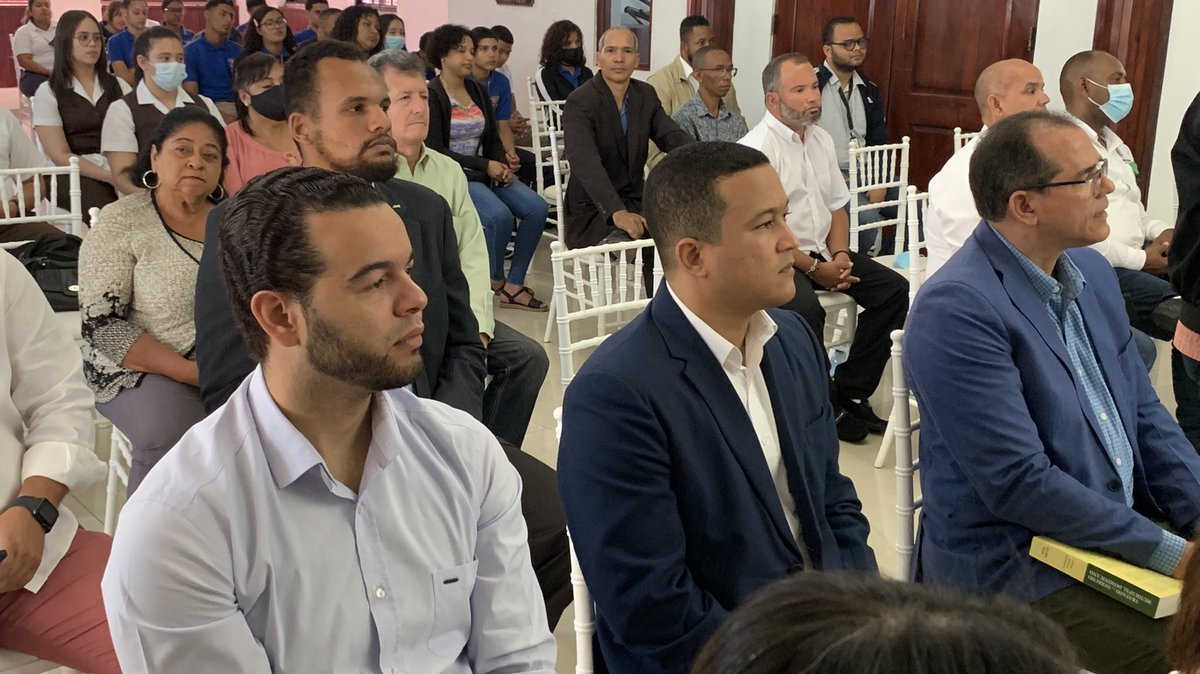 yeidybatista's tweet photo. Excelente conferencia del Viceministro de Política Exterior Bilateral del
@mirexrd. Internacionalista, Politólogo y Abogado. MA en Estudios, Comercio y Relaciones Internacionales. @josejuliogomezb  en la ciudad de moca. Junto al alcalde @guarocuyacabral  @CarlosAmaranteG https://t.co/QofU0zRuig