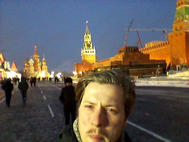 KashaToday_'s tweet photo. Jürg Meister (@ja_meister), der zweite Kasha-Host, verbringt 2013-14 gerade ein Jahr in Moskau, als RU die Krim annektiert. Er schreibt von dort sein Blog https://t.co/ERIjj6U06Q und für die @MDZ_Moskau, leistet außerdem aktivistische Arbeit im Russlandbüro der @boell_stiftung https://t.co/CXVmybTcBC