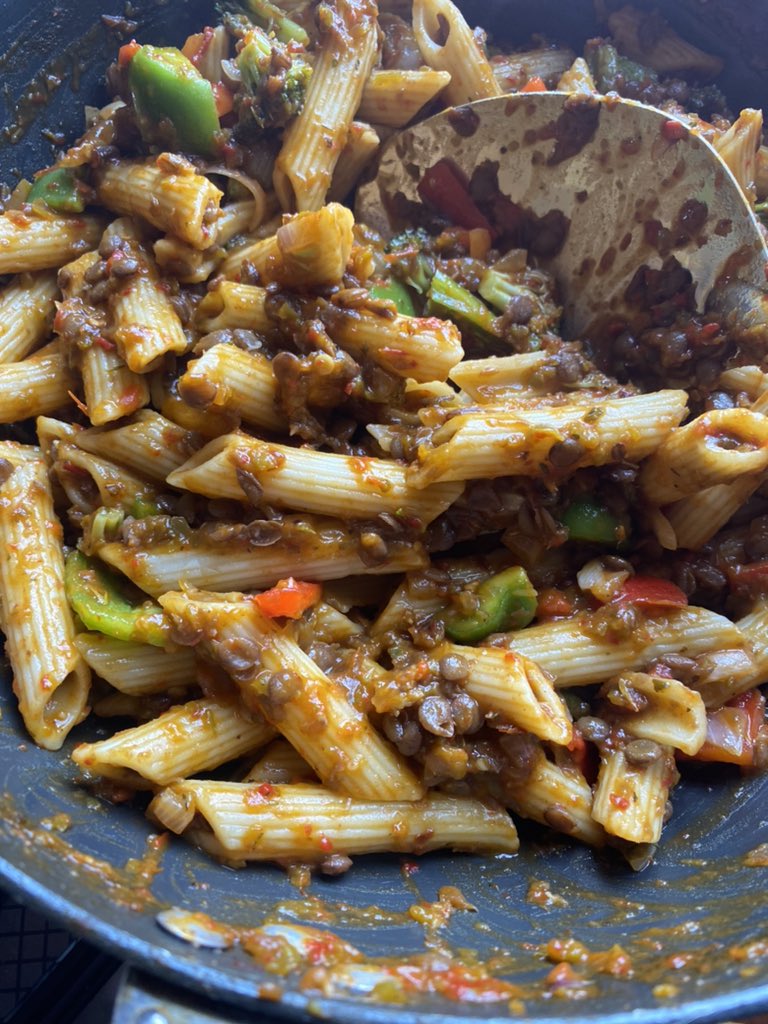 Natachyy's tweet photo. Lentil tahini pasta 😋😋😋 https://t.co/E7itVOL8Q6