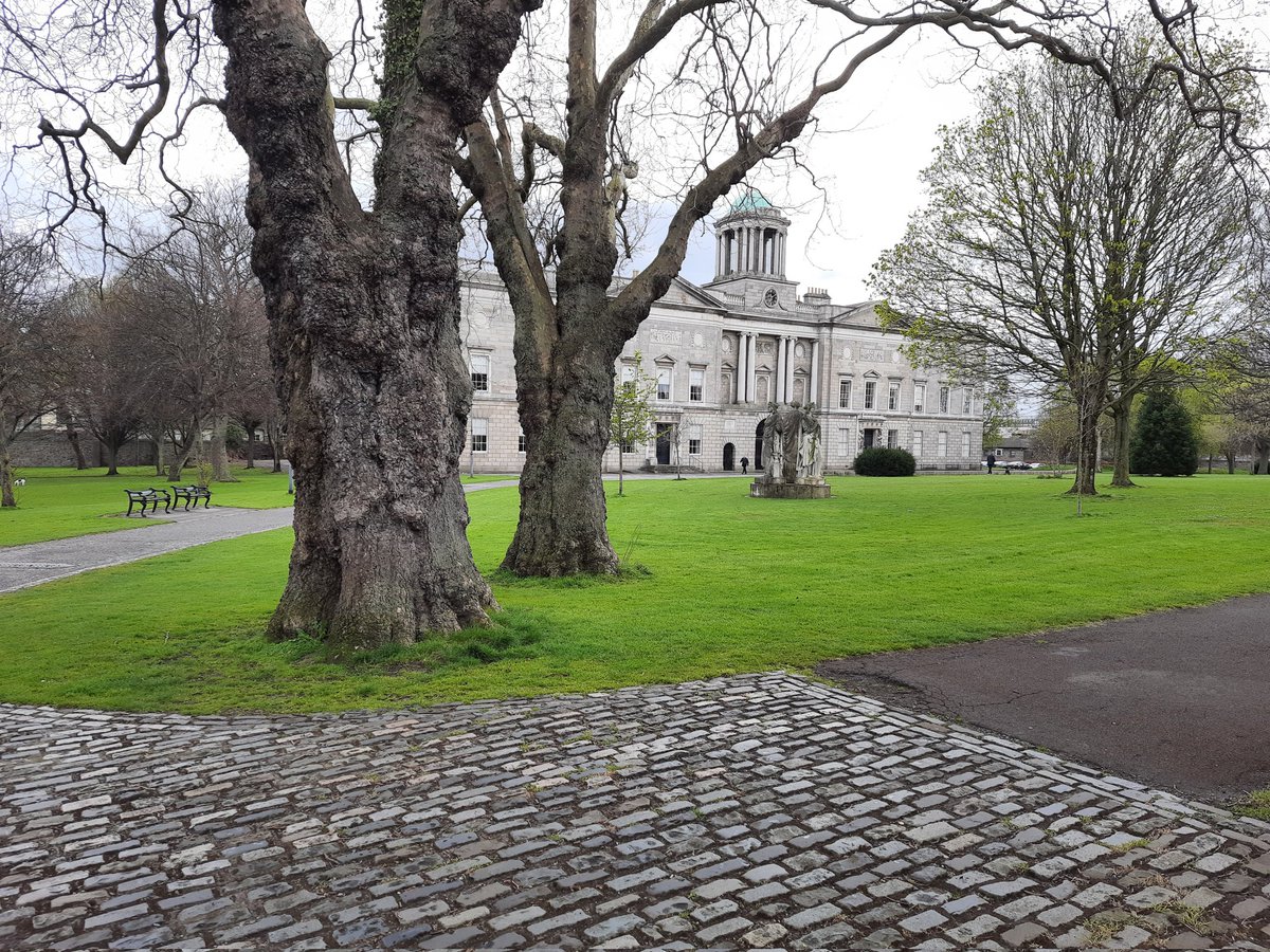 WaShQureshi's tweet photo. Walk in #Dublin for completing #100daysofwalking @100DaysOfWalkin challenge. Nice day with sun, rain, and snow today during different walking intervals. #30daysoffasting #Ramadhan https://t.co/iQfFzs4iCl