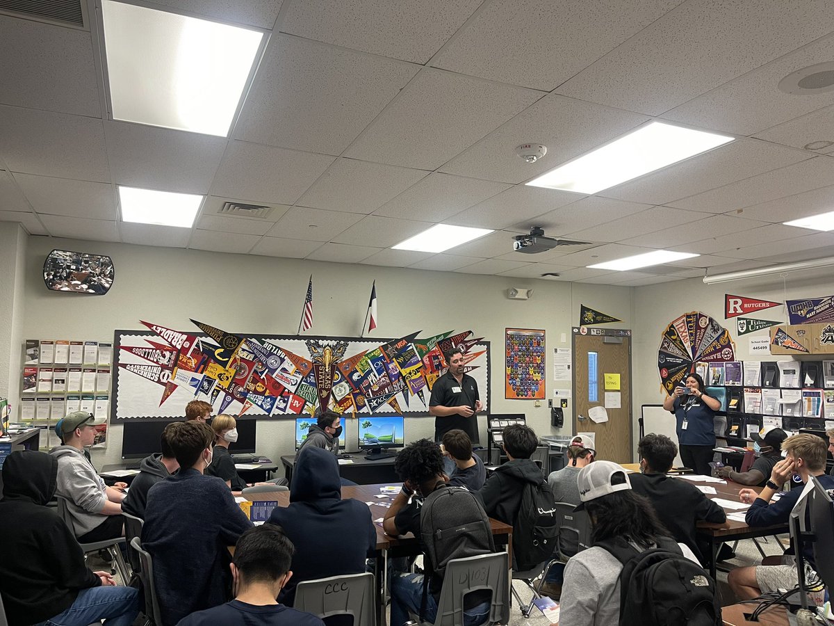 HawkNationCCC's tweet image. We 🤍 our Trades! Electricians make the world go around! International Brotherhood of Electrical Workers visited campus today! #hawknation