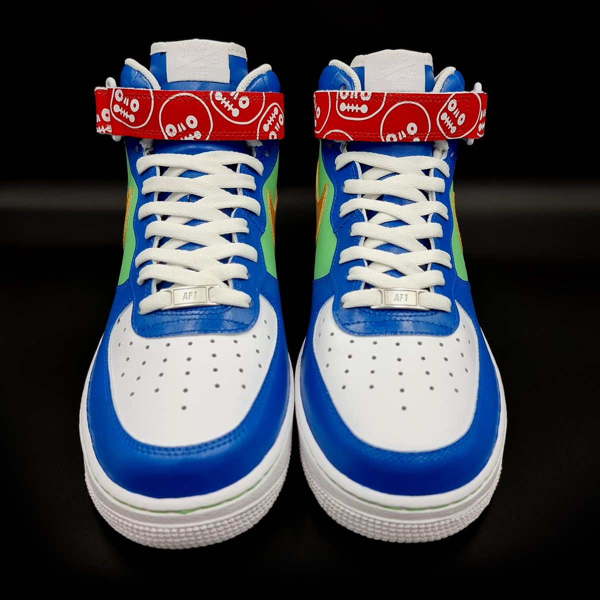 🧟 Amazing sneaker customiser + #NFT artist <a href="/SekureD/">Sekure D</a> painted this <a href="/Deadfellaz/">Deadfellaz</a> x <a href="/metalinklabs/">metalink</a> AF1

🤖 <a href="/Deadfellaz/">Deadfellaz</a> x <a href="/metalinklabs/">metalink</a> 
🤖 1/1 custom sneaker for their raffle
🤖 Not for sale 🥲

#deadfellaz #sneakers #NFTart #NFTcommunity