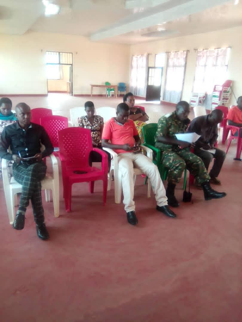 CommuneMusigati's tweet photo. Lors d'une réunion du CMS/Musigati tenue ce 08/04/2022,les FOMI qui sortent de la commune doivent être munis d'une attestation de reconnaissance du champ délivrée par le moniteur agricole de la destination @BubanzaProvince @MininterInfosBi @CnddFdd https://t.co/si6nr9ehVa