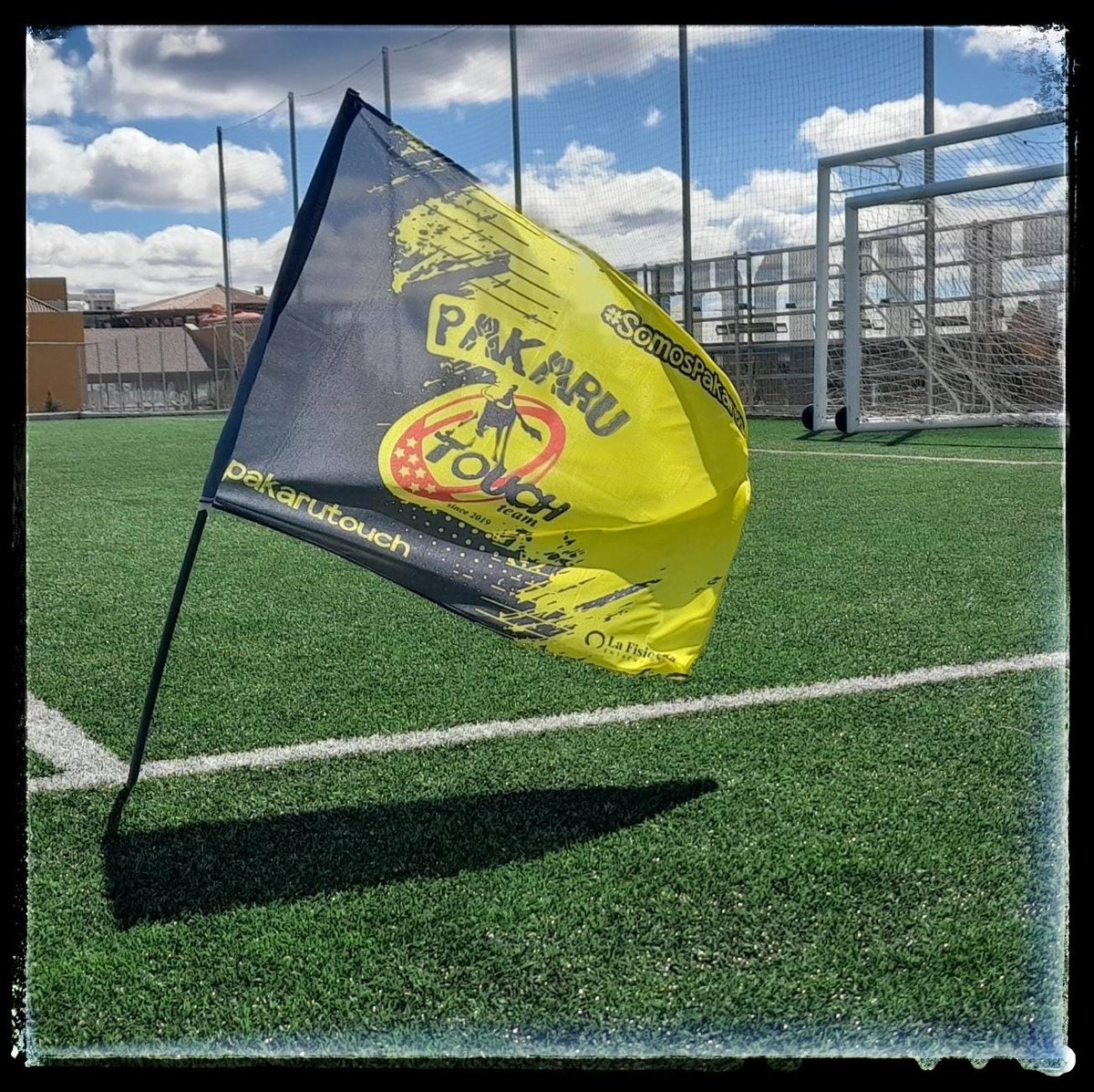 "Nuestro objetivo nunca es la victoria, nuestro único objetivo es ser ejemplo de esfuerzo, virtud, empatía, lucha, amor, constancia, familia, Unión y Pakurismo"

Imposible explicarlo.

#Pakurismo #Touch #TouchRugby