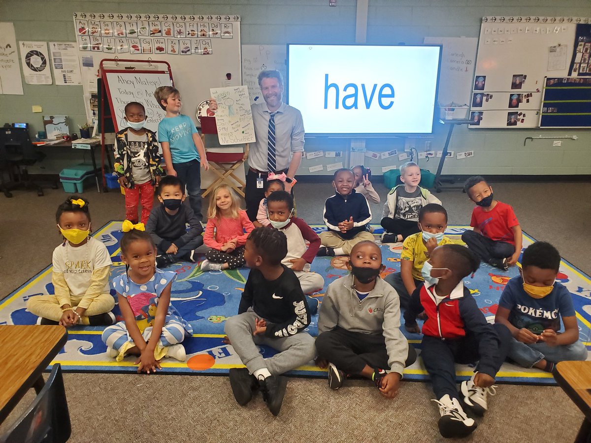 MrsJBonds's tweet image. Work together Wednesday means celebrating our awesome APs! @SchirmerRTE @Mr_JohnsonRTE We worked to draw their body (each having a part) &amp;amp; writing words to describe them. They're truly AWESOME! Parachute fun is WORKing Together too!  @RTEFlightStatus #WOYC22 @R2CFCD