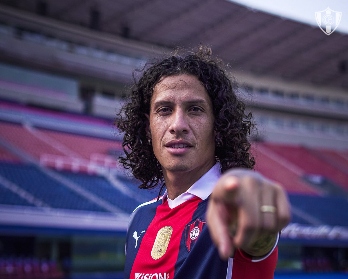 #Cerro_Porteño.
El Ciclon viaja esta tarde para el  juego ante Gral Caballero JLM, se hospedarán en el CIDE. El equipo de Chiqui sería un equipo alternativo para el juego de mañana. Williams Riveros y Luis Fariña jugarian de titular.

<a href="/DeporteTotal780/">Deporte Total 📻⚽️🇵🇾</a>