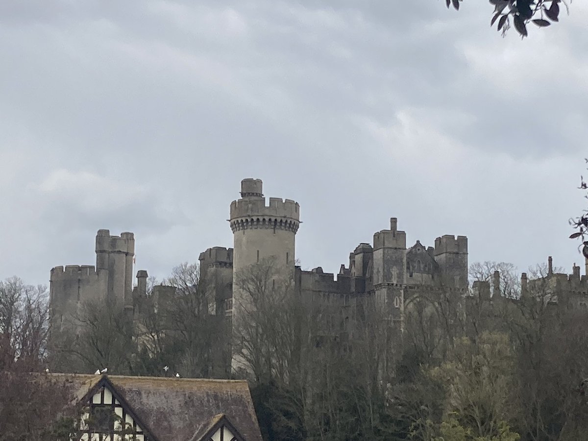 WainrightTricia's tweet photo. 10 mile walk to Arundel! 40 years ago came with Caroline Hetherington and was in awe of the castle. Today went straight to pub! #wainwrightsontour #retirement #Arundel #wegotlost https://t.co/KdkVXiRfpp