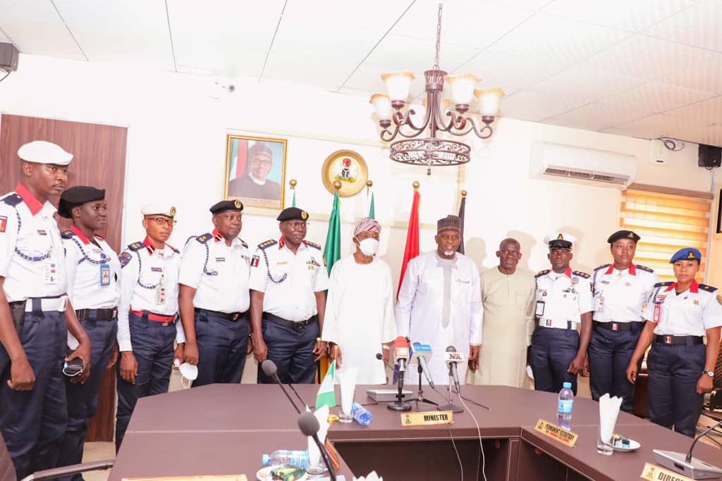 raufaregbesola's tweet photo. A uniform for the Nigeria Security and Civil Defence Corps, NSCDC, (@official_NSCDC) has been presented to the public in my office. The new uniform which is part of the ongoing reform of the Corps, will be worn on Tuesdays by personnel of the service. https://t.co/WUGmaWIC9H