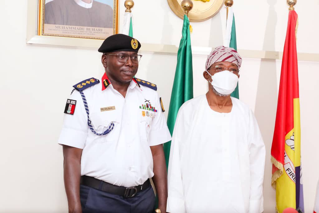 raufaregbesola's tweet photo. A uniform for the Nigeria Security and Civil Defence Corps, NSCDC, (@official_NSCDC) has been presented to the public in my office. The new uniform which is part of the ongoing reform of the Corps, will be worn on Tuesdays by personnel of the service. https://t.co/WUGmaWIC9H