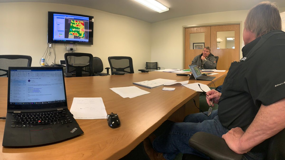 HeritageCoop's tweet photo. The guys at Thomas Farms are ready for the weather to shape up and get in the field! ☀️

Until then, @RogueAgronomy
and Hess will help them review their data and make a plan for the crop year.🌱

Thanks for the pic, Griff!

#Plant22 #OHBinBusters #FieldData #Agronomy https://t.co/JCZb800nnx
