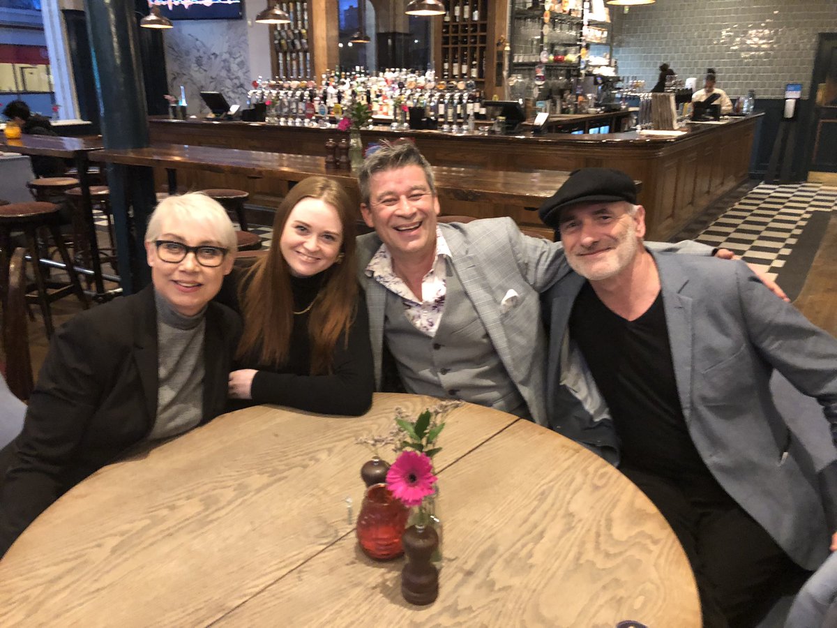 davepperlmutter's tweet photo. @DreamsConscious @ShineUpYourLife @jadara9 @PavieValsa @createandwrite Great to meet you Eileen, following back. What a fantastic three days at the @LondonBookFair ⭐️ Also, pleased you connected with @InteractiveBee, also worth following Alicia AKA @AudioQuants (director) #AudioBooks from #Ireland &amp; @DavidHu01890552 too, photo from last night! #LBFF https://t.co/m2DxKdtR05
