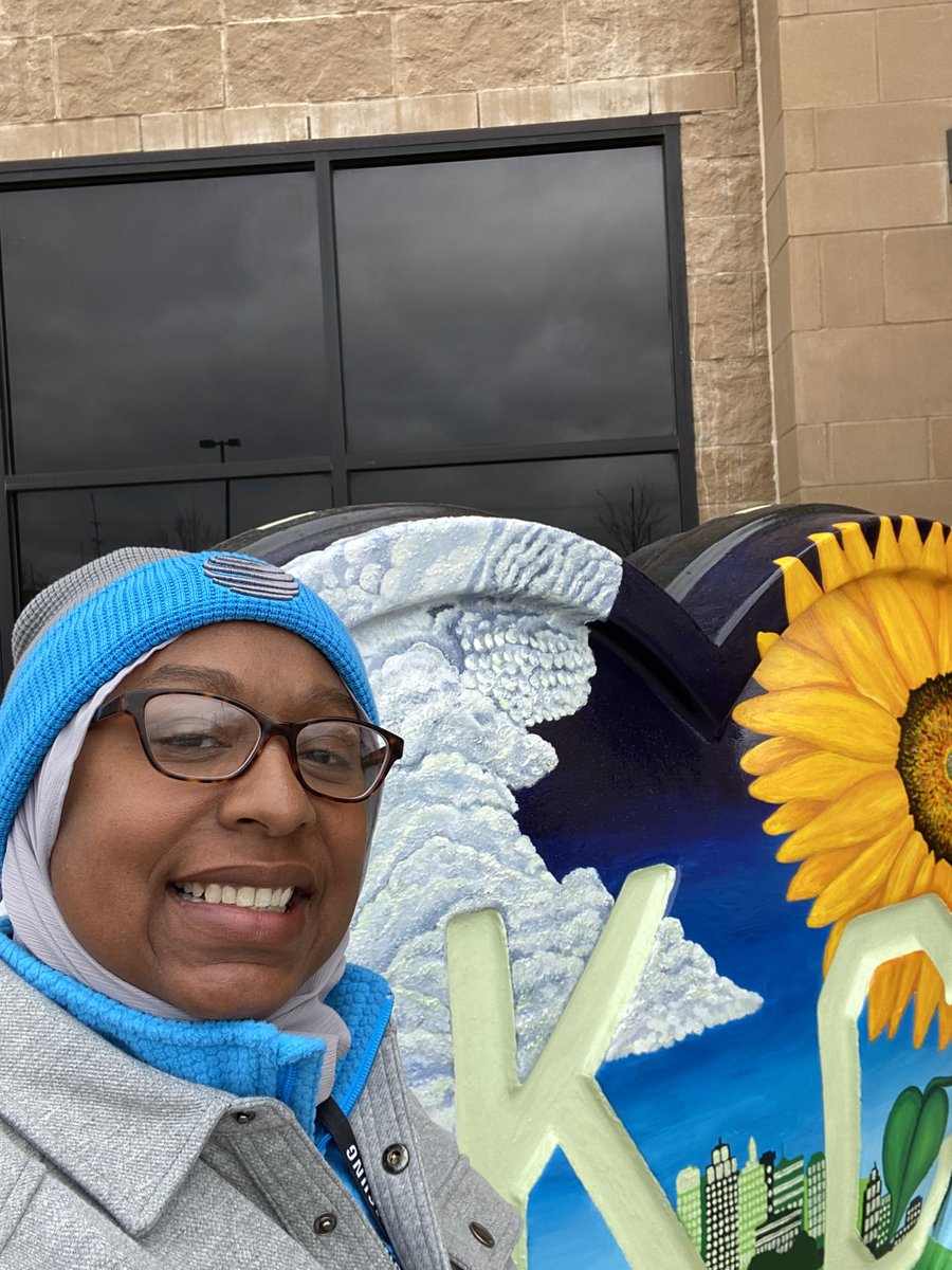 FawntaeJ's tweet photo. Stretching my legs in the Sunflower State! #pitstop #allwindows #ihxlife https://t.co/3wMZkNb0Jv