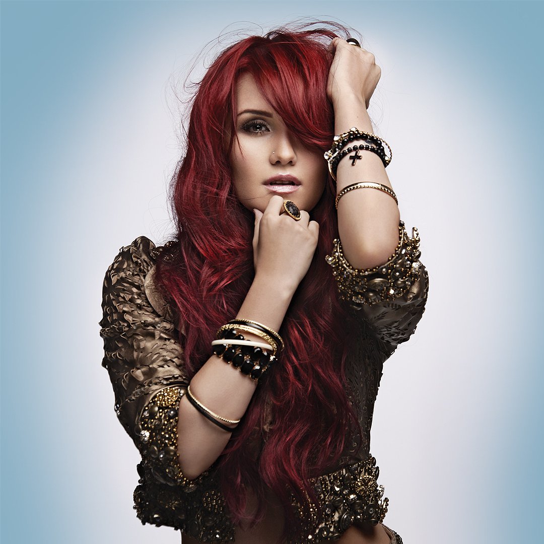 rbdmaniaco's tweet photo. Hoje, o segundo álbum de Dulce María, o “Sin Fronteras”, completa 8 anos de lançamento! Qual sua música favorita? 

🔗 https://t.co/7VHr9me6VF https://t.co/QW9rl06Nis
