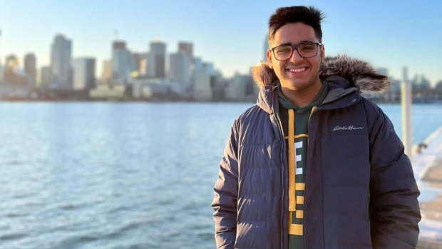 ymediagroup's tweet photo. #KartikVasudev, 21, Student At #SenecaCollege, Shot To Death Outside #SherbourneStation
#ymedia #Canada #India #shooting 
@IndiainToronto @YudhvirJaswal https://t.co/rdI9bGsTH0