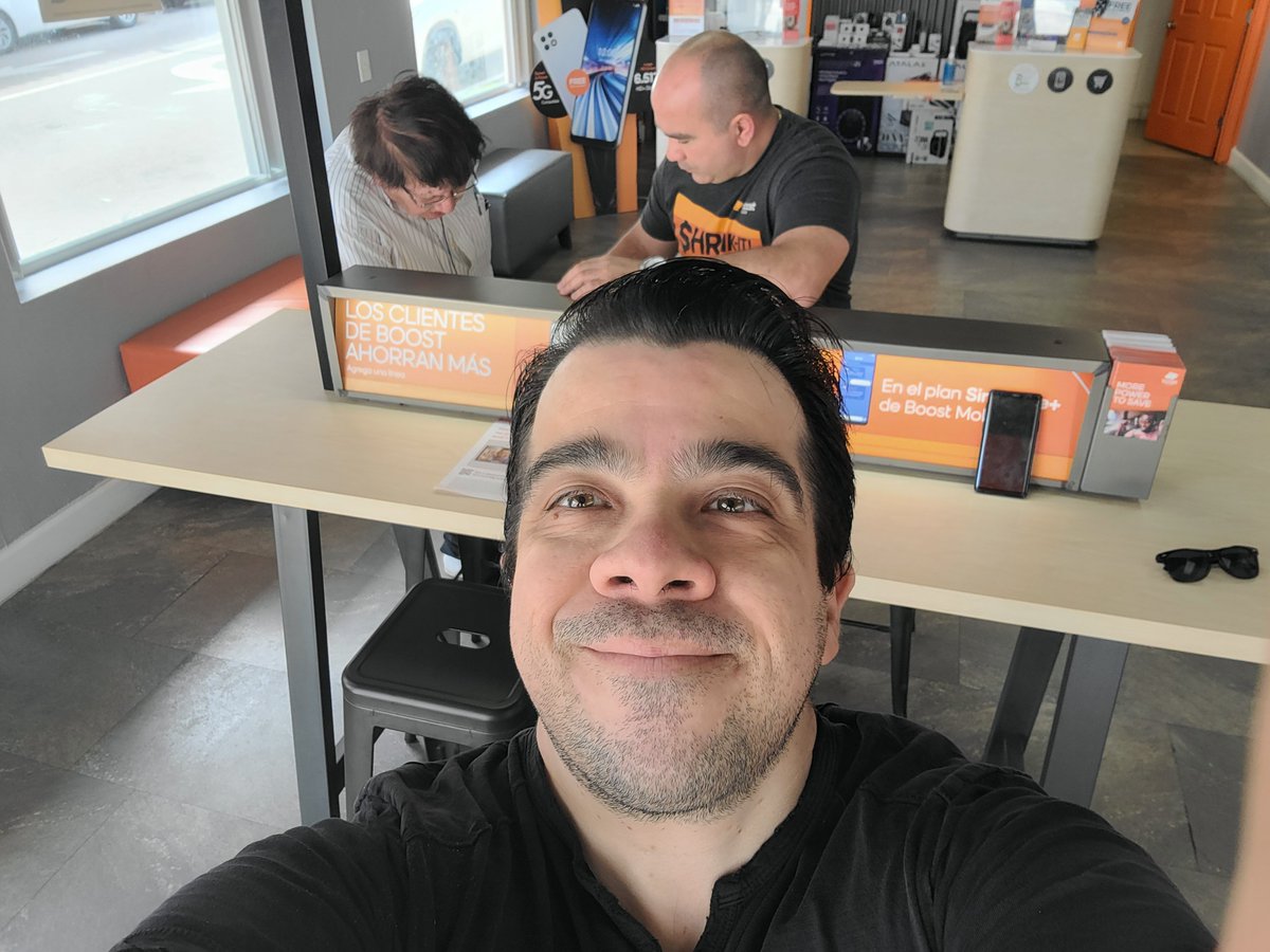Hamburglar2001's tweet photo. Come on down to Smart Communications @ 1300 W Flagler Street ! We are giving out Free Phone/Tablet or Hotspot w FREE MONTHLY internet ( just come in to qualify ! ) #THEVIPBOOST #sideBySideSelling https://t.co/xJpnSIKRwX