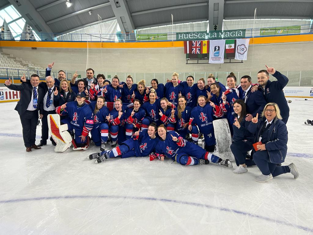 TeamGBicehockey's tweet photo. 🇬🇧 CHAMPIONS 🇬🇧

Photo credit: Our General Secretary @FrenchieAJ28 https://t.co/dSDk4R4iFt