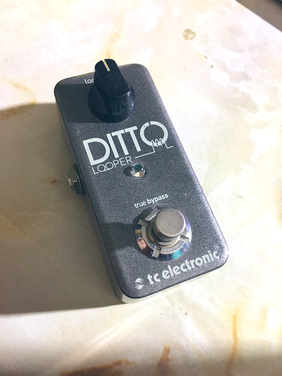 hizakozou1234's tweet photo. 1人でセッションをする時に使うエフェクターです!!
#tcelectronic の #dittolooper
自分で伴奏を弾いて、すぐにその上でフレーズを弾いて楽しめる素晴らしいアイテム。
オススメ。
#DTMerと繋がりたい #ギター好きな人と繋がりたい #ギター初心者 #ギター男子 #ギター女子 #毎日投稿 https://t.co/I7DHInrV3v