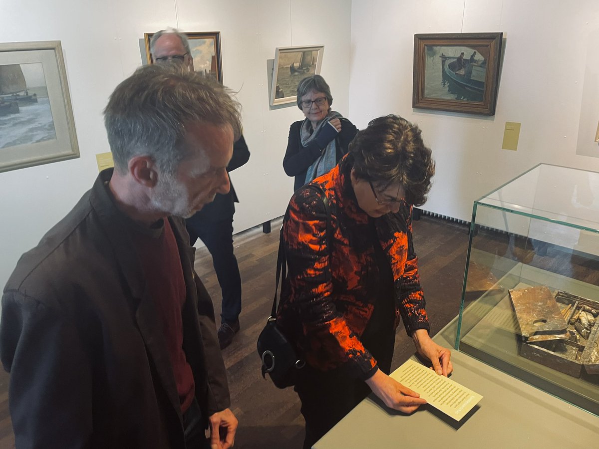 Tentoonstelling Zuiderzeegezichten van AP Schotel onder grote belangstelling geopend in <a href="/Zuiderzeemuseum/">Zuiderzeemuseum</a>, <a href="/Museumopurk/">museumurk</a> en Museum Schokland door @Marianuit, <a href="/brouwer_f/">Freek Brouwer</a>, Ans Koning, Kees Hendriks, Jan Verhoeff en <a href="/MarcelMJansen/">Marcel Jansen</a>. Vanaf nu te zien! Meer info: museumschokland.nl/zuiderzeegezic…