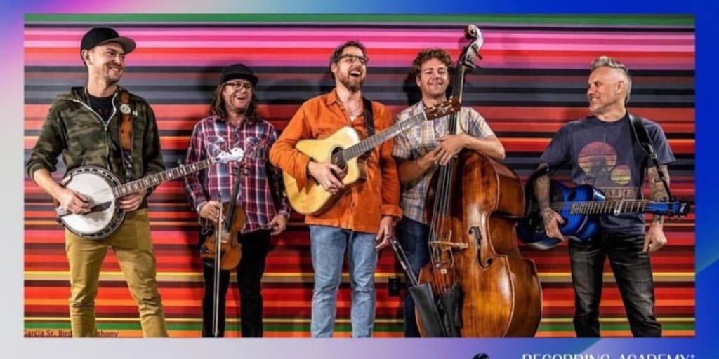 monqui's tweet photo. Tonight it's the #bluegrass Grammy nominated @stringdusters at @CrystalPortland with @dustbowlrevival! Tix still available on online now at https://t.co/Shw50kSPxp and at the door.
(Bluegrass Album of the Year “A Tribute to Bill Monroe”)
#crystalballroom #livemusicpdx https://t.co/ilBMSmImJJ