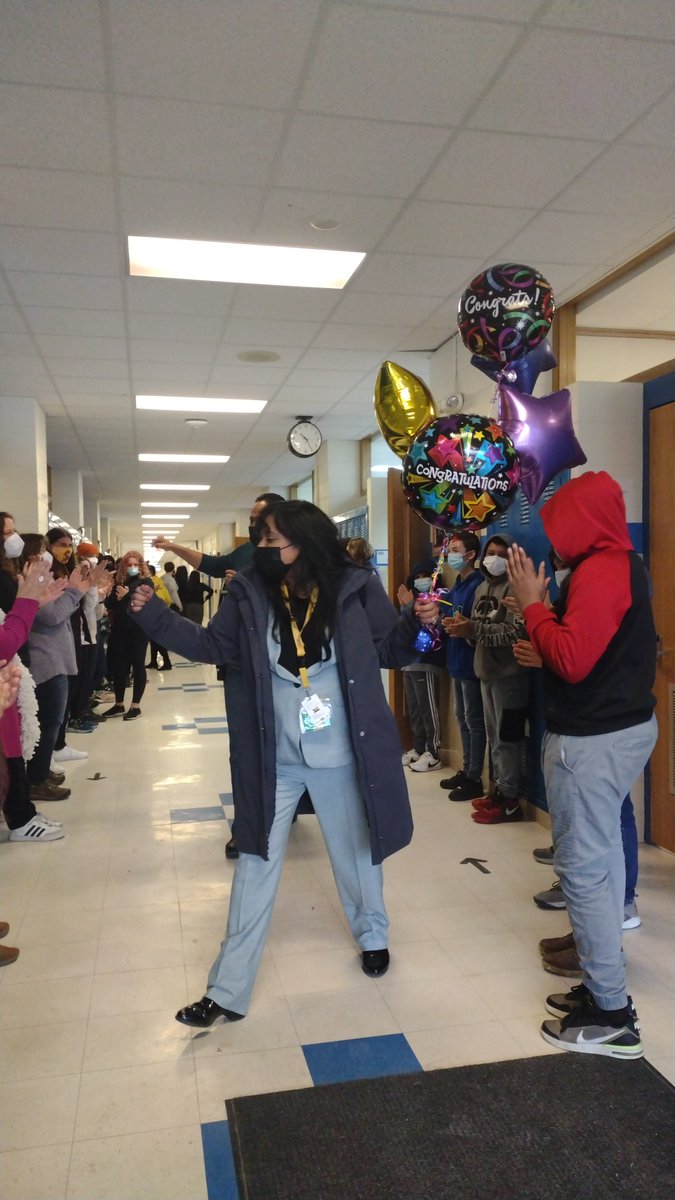 Cherokee_MMSD_'s tweet photo. "And the 2022 Herb Kohl Educational Foundation Principal Leaders Award goes to...Dr. Ebbe!!"
Congratulations!

Watch Dr. Ebbe take her "Victory Lap": https://t.co/DDiEkWT6UY https://t.co/u7bH6M6zcD