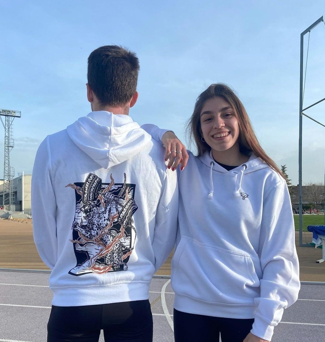 leopard_supple's tweet photo. 💥 VISTE COMO UN SUPPLE LEOPARD 💥
👀 Hasta el próximo día 15 de abril puedes hacerte con la nueva sudadera #SuppleLeopard con un DESCUENTO DEL 25%. Precio final: 24€.
📨 Decide que modelo de los dos existentes te gusta más y envíanos un MD indicando la talla y tu elección. https://t.co/XJlWKzfN9r