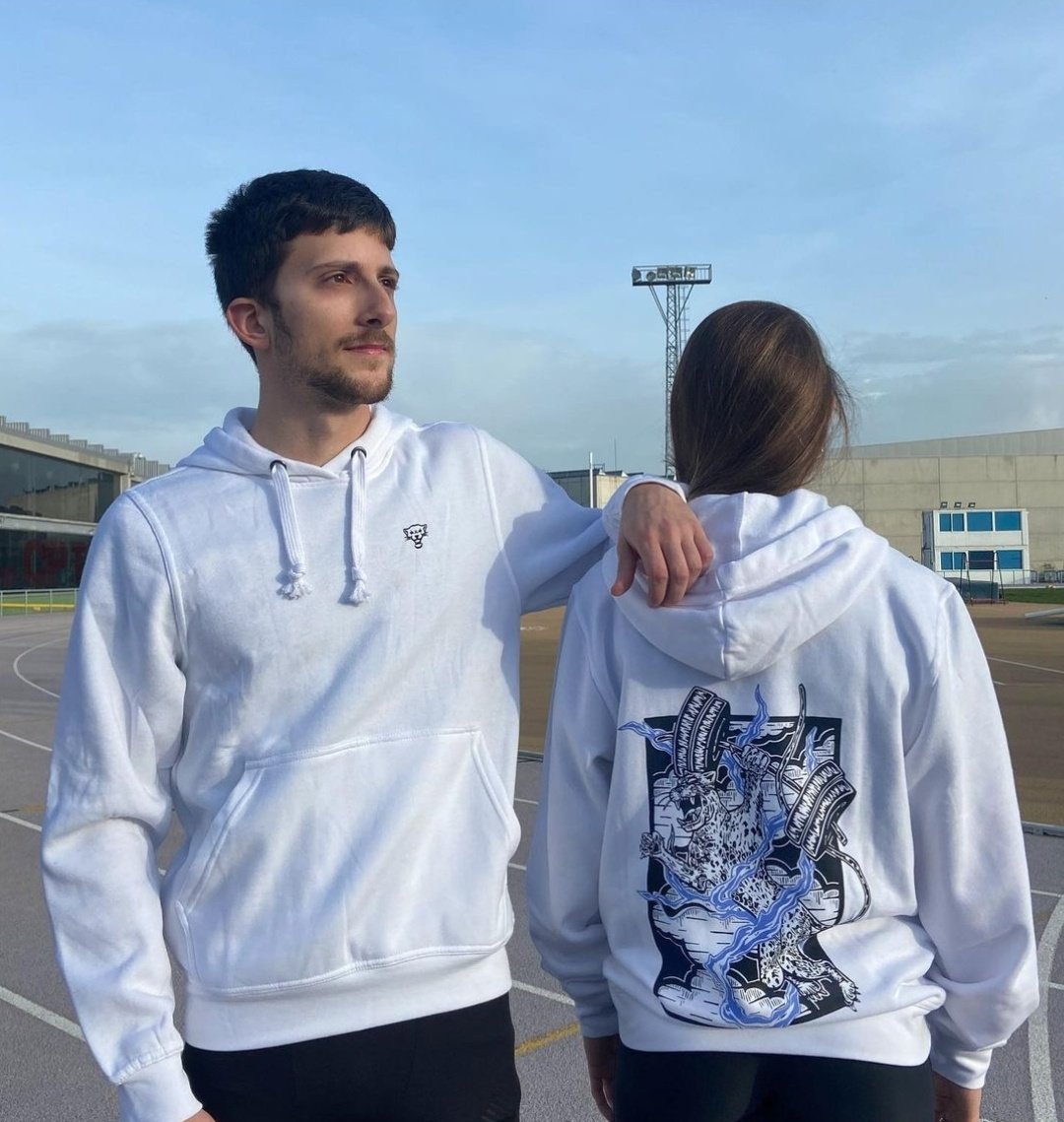 leopard_supple's tweet photo. 💥 VISTE COMO UN SUPPLE LEOPARD 💥
👀 Hasta el próximo día 15 de abril puedes hacerte con la nueva sudadera #SuppleLeopard con un DESCUENTO DEL 25%. Precio final: 24€.
📨 Decide que modelo de los dos existentes te gusta más y envíanos un MD indicando la talla y tu elección. https://t.co/XJlWKzfN9r