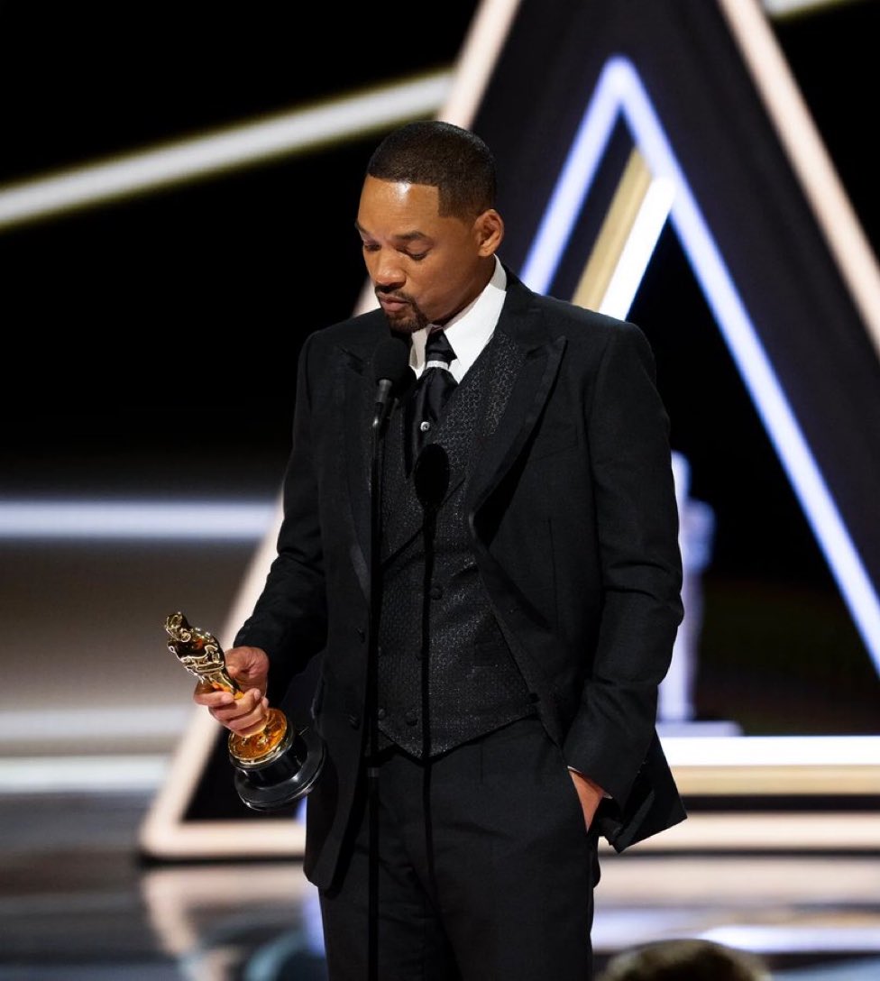 screentime's tweet image. Will Smith is banned from the #Oscars for the next 10 years for slapping Chris Rock 

(via @DEADLINE)